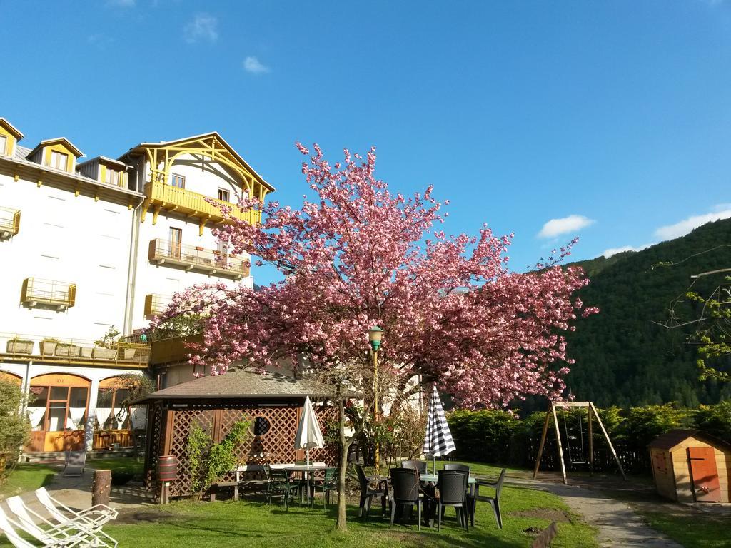 Grand Hotel Ala Di Stura Bagian luar foto