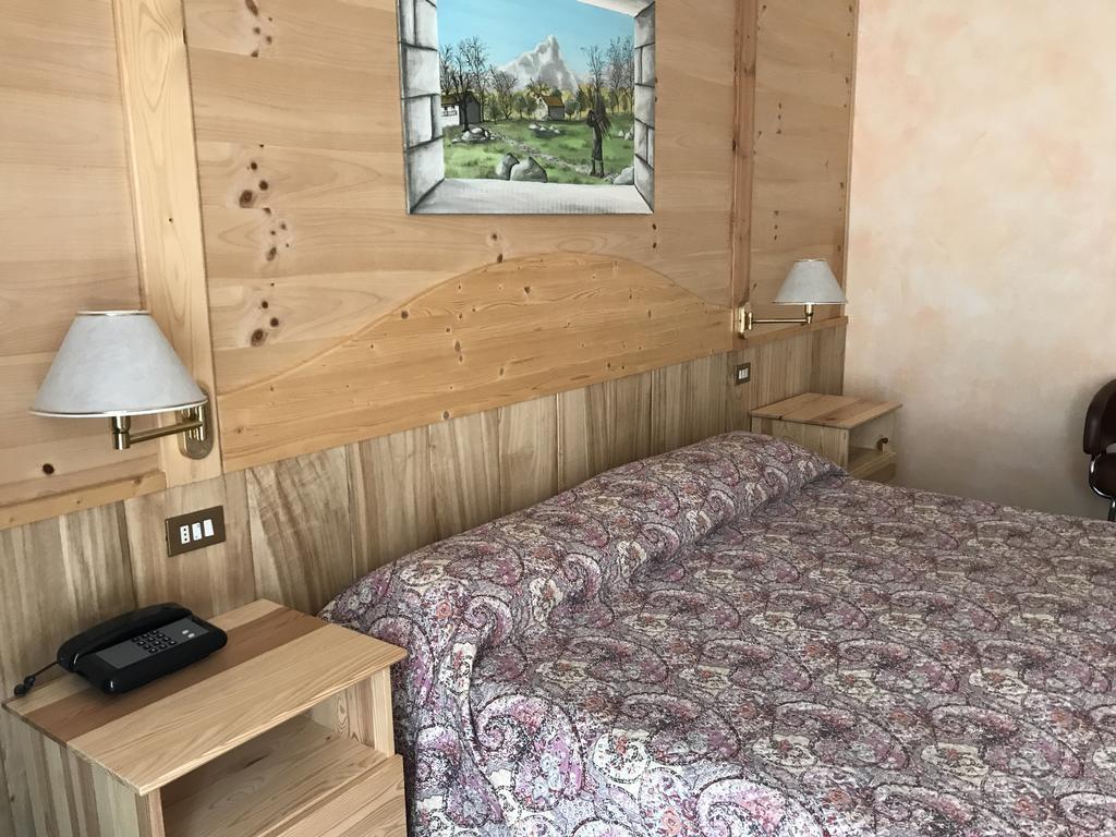 Grand Hotel Ala Di Stura Bagian luar foto