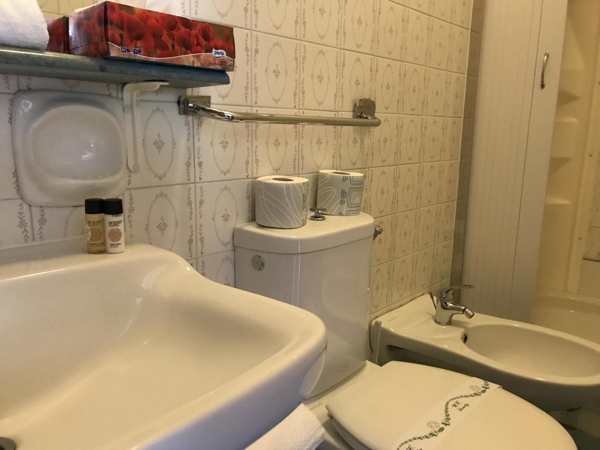 Grand Hotel Ala Di Stura Bagian luar foto