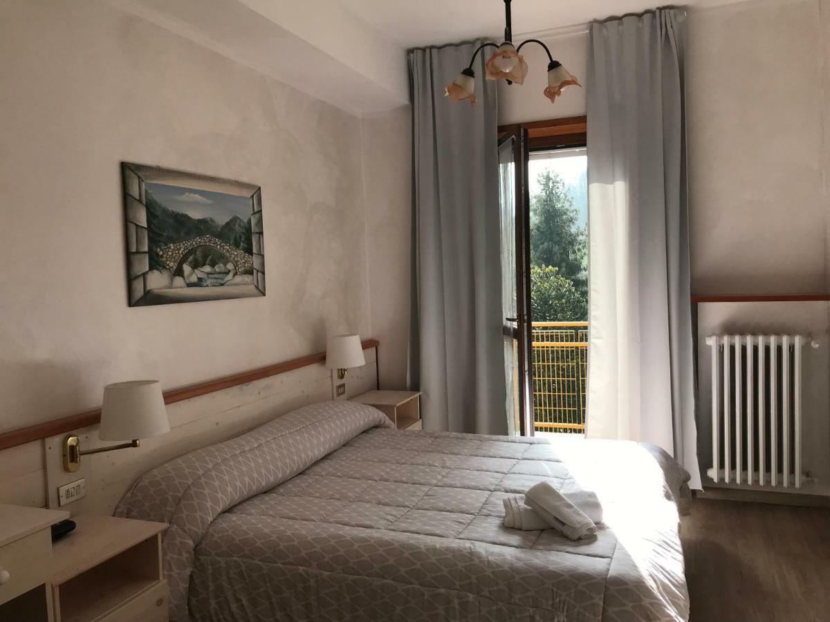 Grand Hotel Ala Di Stura Bagian luar foto